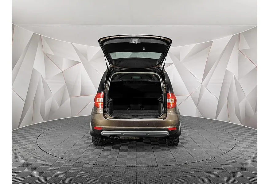 Skoda Yeti 1.8 TSI 4x4 DSG (152 л.с.) Коричневый в АВИЛОН. Слайд №12