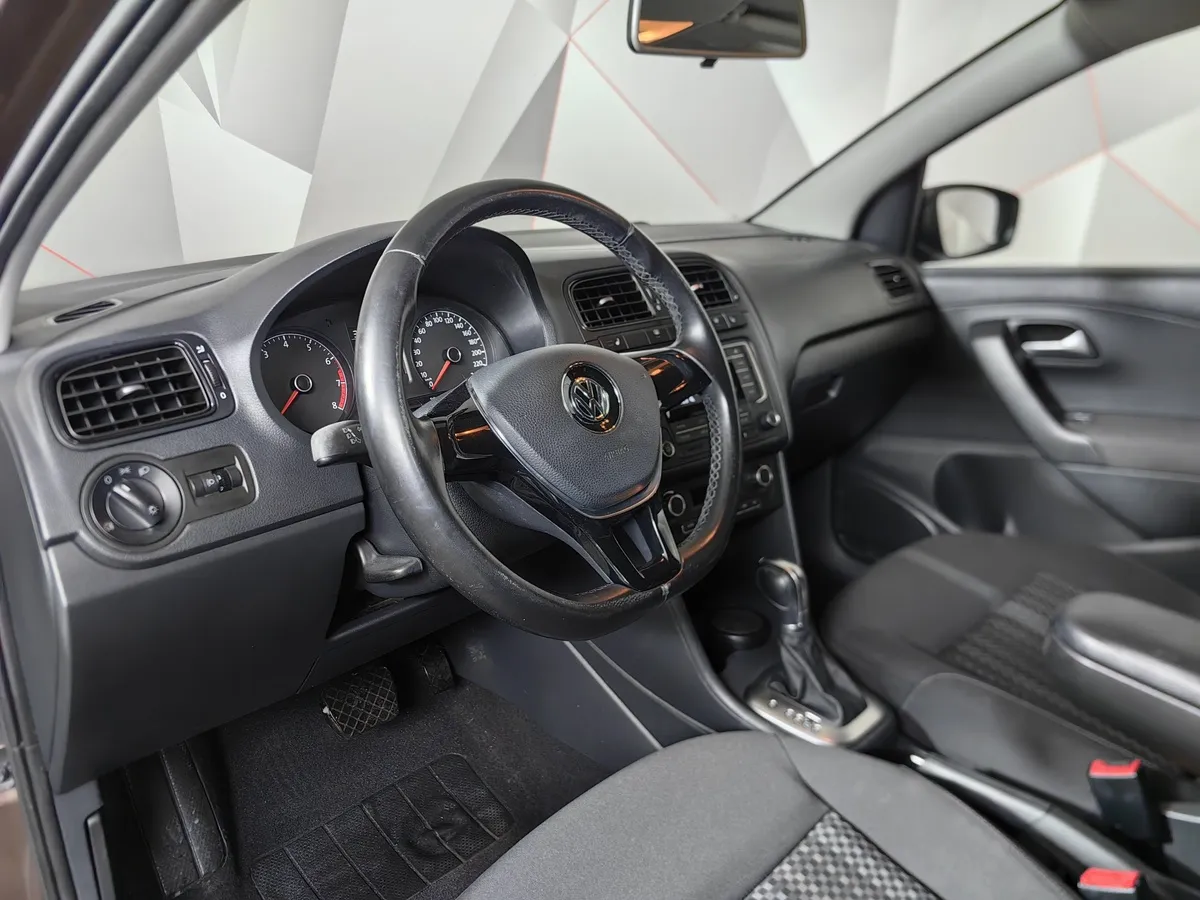 Volkswagen Polo 1.6 MPI AT (110 л.с.) Comfortline Коричневый в АВИЛОН. Слайд №19