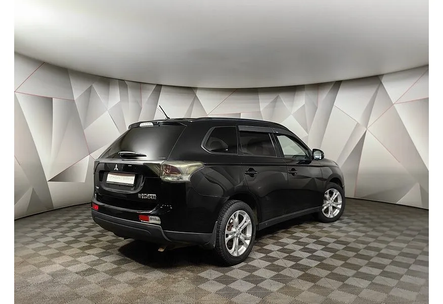 Mitsubishi Outlander 2.4 CVT 4WD (167 л.с.) Черный в АВИЛОН. Слайд №2