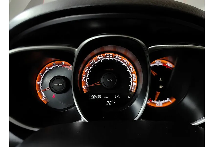 ВАЗ (Lada) Vesta 1.8 MT (122 л.с.) Оранжевый в АВИЛОН. Слайд №17