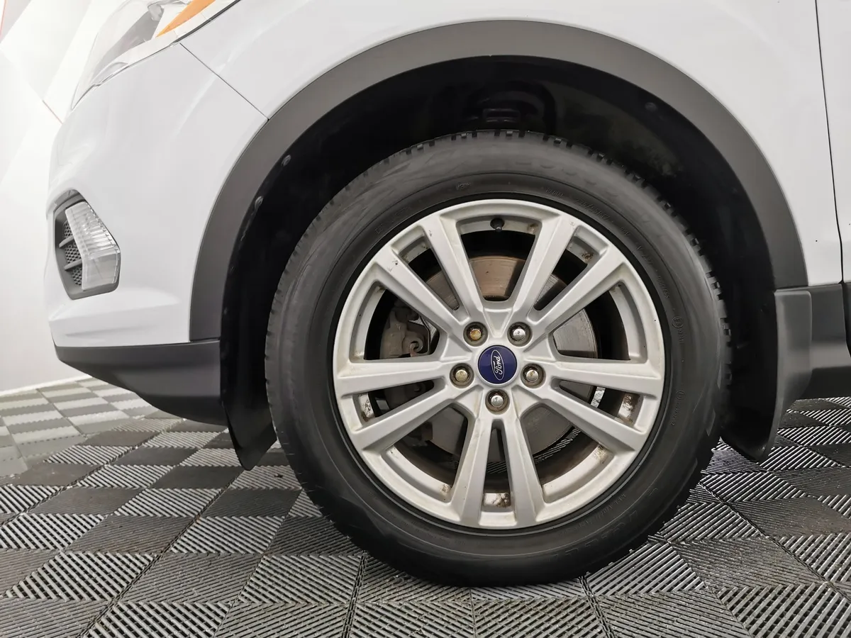 Ford Kuga 1.5 EcoBoost AT AWD (150 л.с.) Trend Plus Белый в АВИЛОН. Слайд №9