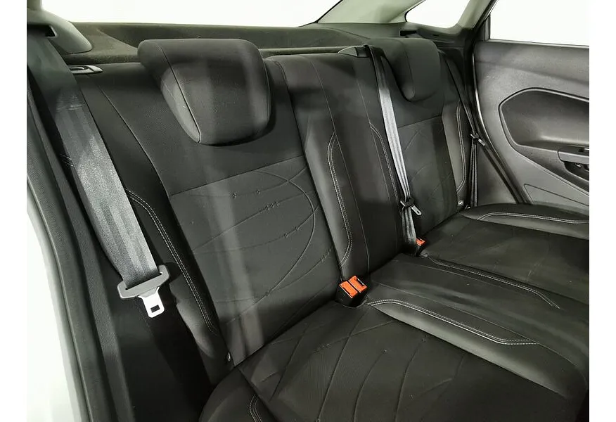 АВИЛОН - Ford Fiesta 1.6 Ti-VCT MT (105 л.с.) Trend Серебристый - slide 12