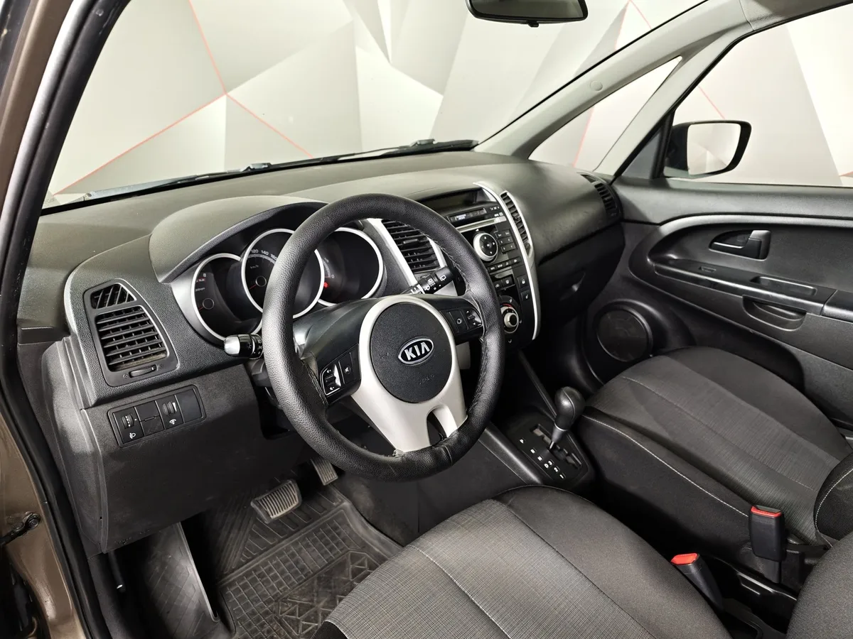 Kia Venga 1.6 AT (125 л.с.) Коричневый в АВИЛОН. Слайд №14