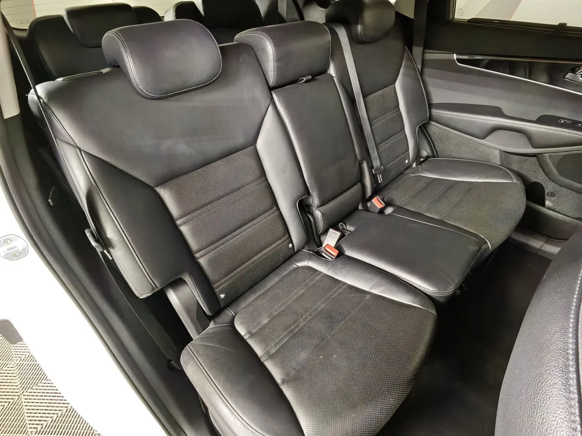 Kia Sorento 2.2 CRDi AT AWD (200 л.с.) Premium Белый в АВИЛОН. Слайд №17
