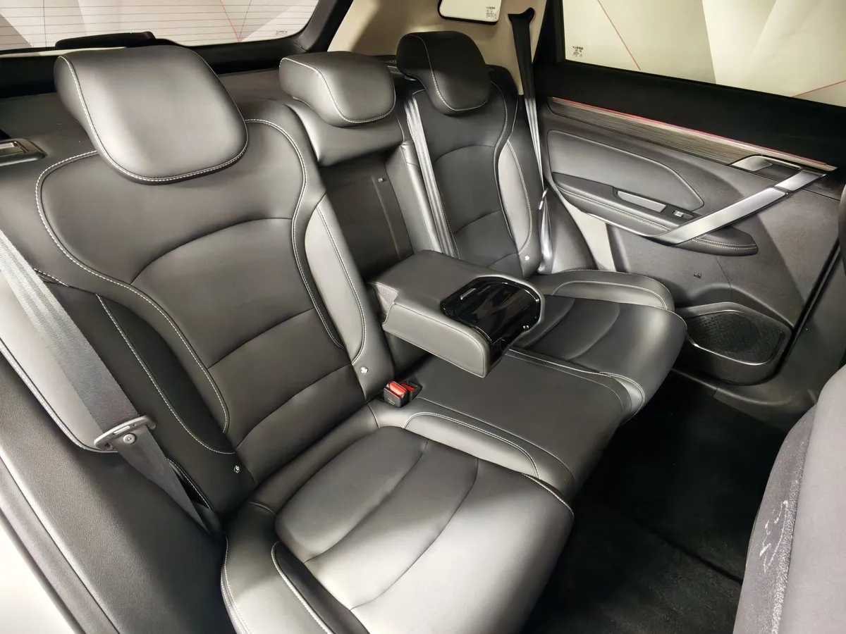 Geely Atlas Pro 1.5T 7DCT AWD (177 л.с.) Flagship Белый в АВИЛОН. Слайд №17