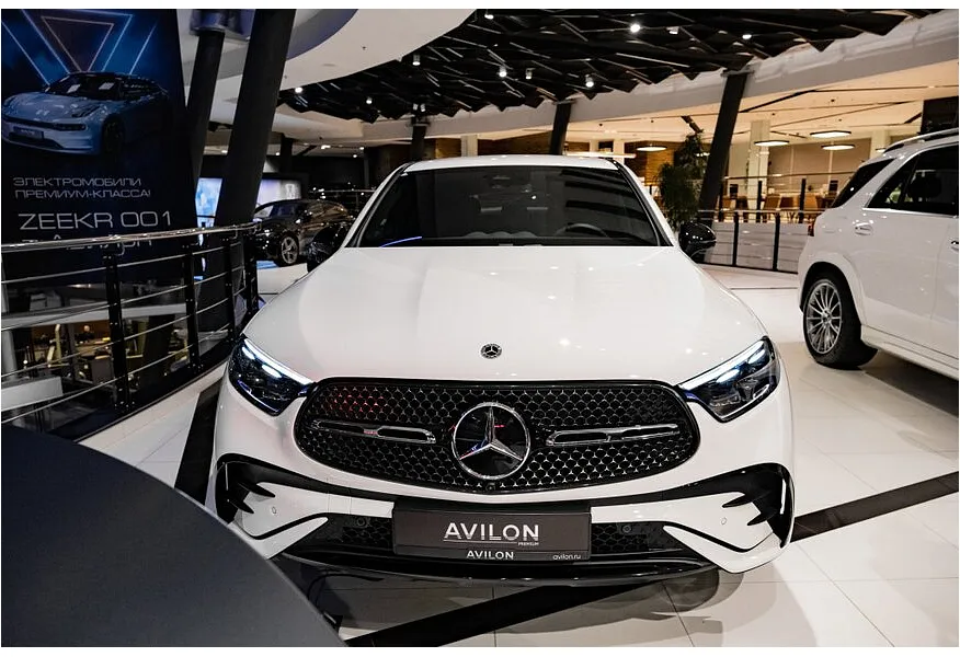 Mercedes-Benz GLC Купе 300 9G-TRONIC 4MATIC (272 л.с.) Белый в АВИЛОН. Слайд №2