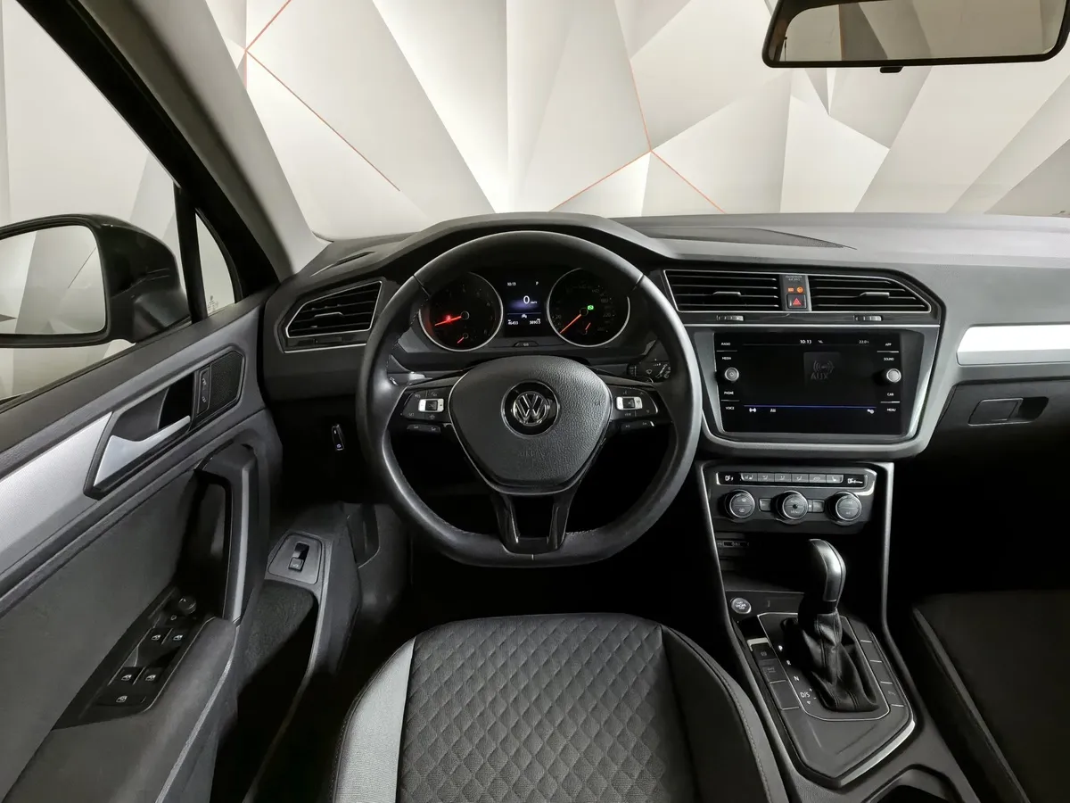 Volkswagen Tiguan 1.4 TSI BlueMotion DSG (150 л.с.) Comfortline Черный в АВИЛОН. Слайд №20