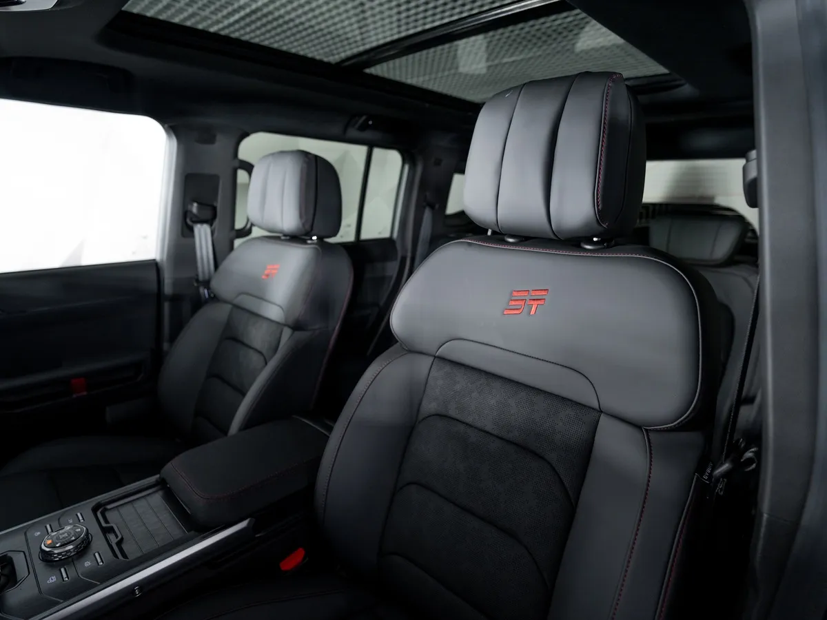 JETOUR T2 2.0T 8AT AWD (245 л.с.) Премиум Серебристый в АВИЛОН. Слайд №7
