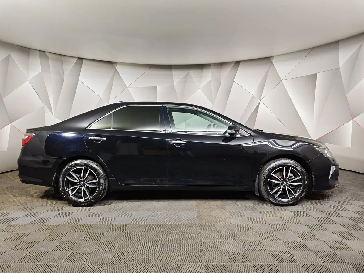 Toyota Camry 2.5 AT (181 л.с.) Черный в АВИЛОН. Слайд №6