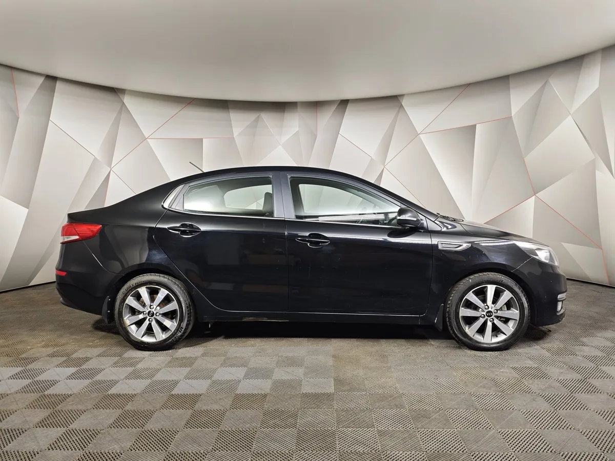 Kia Rio 1.6 AT (123 л.с.) Черный в АВИЛОН. Слайд №6