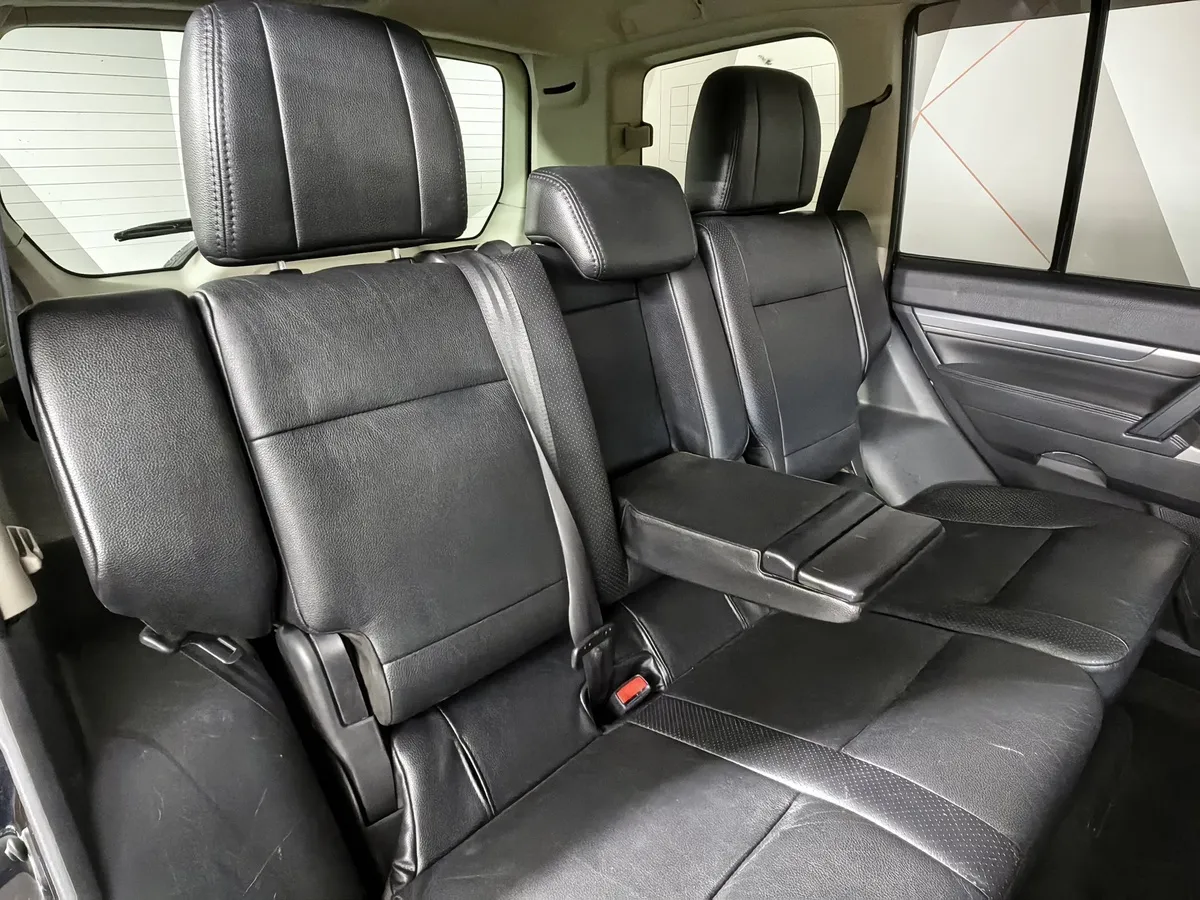 Mitsubishi Pajero 3.0 AT AWD (178 л.с.) Черный в АВИЛОН. Слайд №17