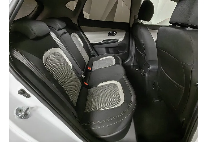 Kia Ceed 1.6 CRDi AT (115 л.с.) Белый в АВИЛОН. Слайд №16