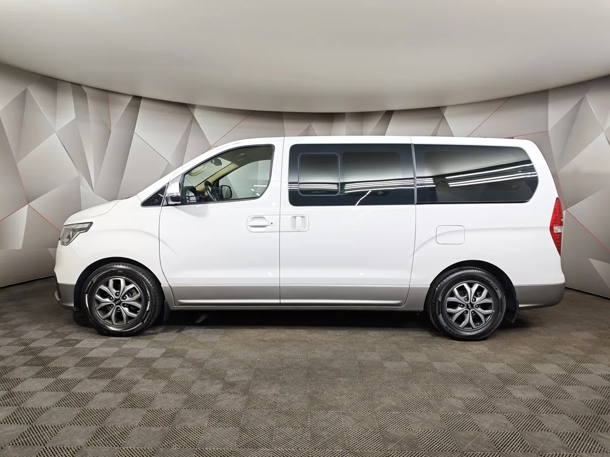 Hyundai H-1 2.5 CRDi - 5AT (170 л.с.) Business Белый в АВИЛОН. Слайд №5
