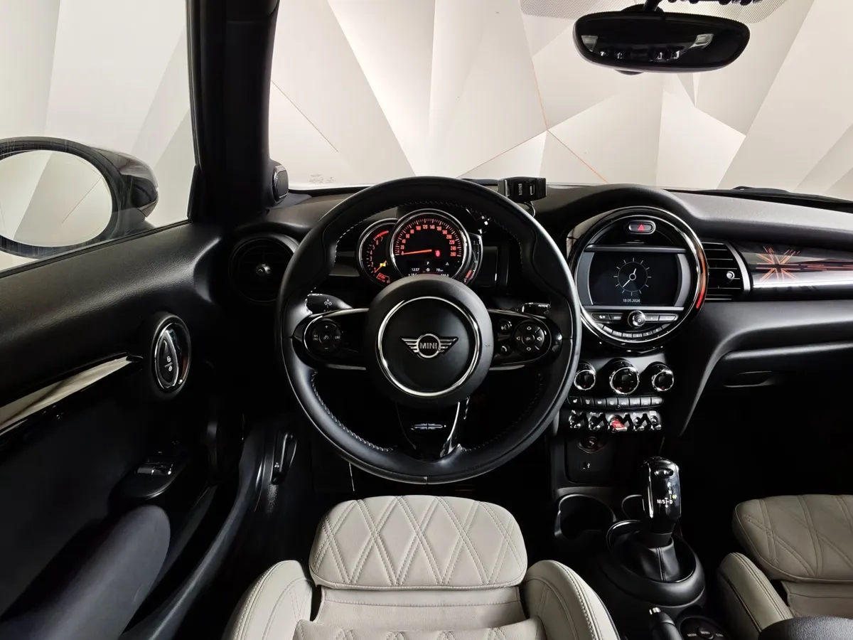MINI 3 двери Cooper S 2.0 AMT (192 л.с.) Красный в АВИЛОН. Слайд №15