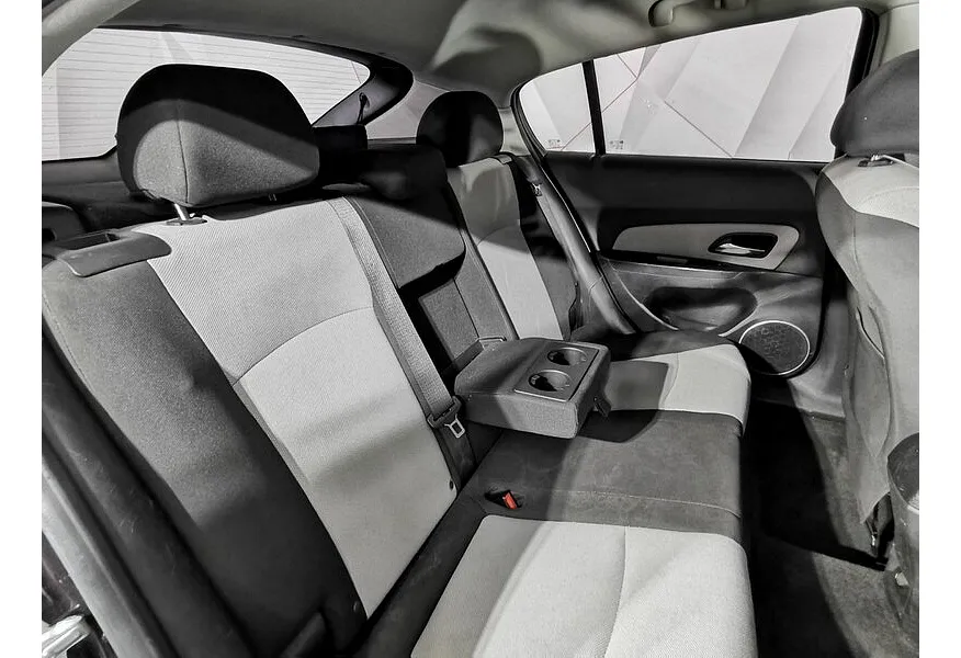 Chevrolet Cruze 1.6 MT (109 л.с.) Коричневый в АВИЛОН. Слайд №15