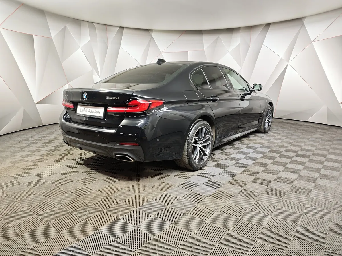 BMW 5 серия 520d xDrive Steptronic (190 л.с.) Base (Локальная сборка) Черный в АВИЛОН. Слайд №2