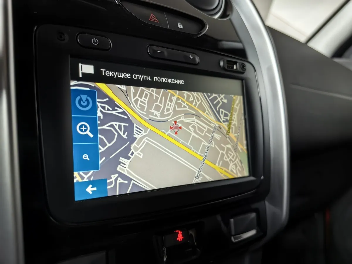 ВАЗ (Lada) Largus 1.6 MT 16 кл (5 мест) (106 л.с.) KS045-52-X00 Luxe Красный в АВИЛОН. Слайд №21