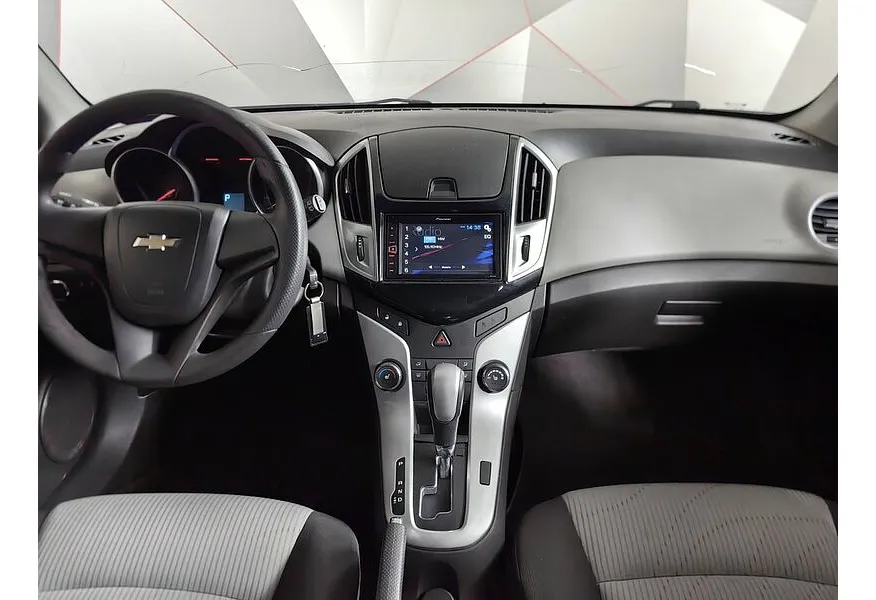 Chevrolet Cruze 1.6 AT (109 л.с.) Белый в АВИЛОН. Слайд №12