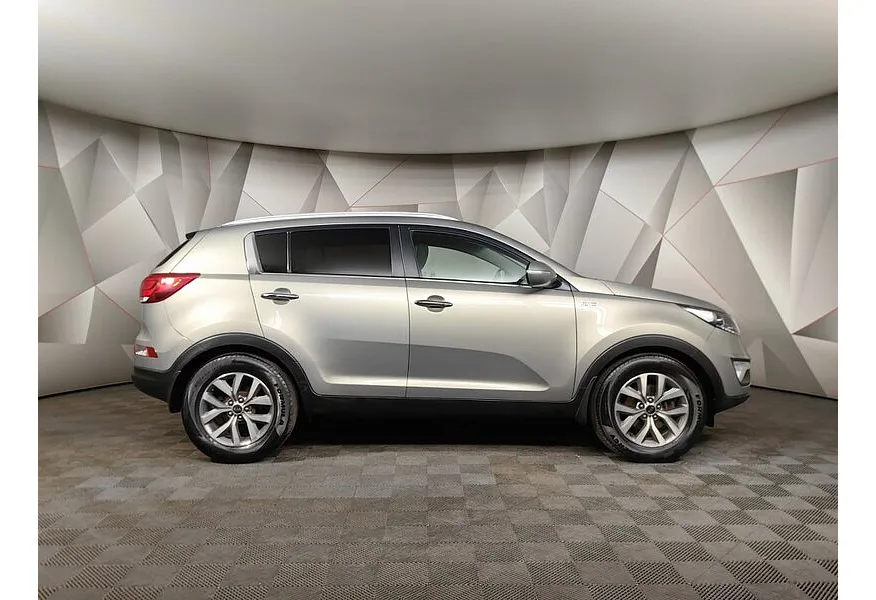 Kia Sportage 2.0 AT 4WD (150 л.с.) Luxe Серебристый в АВИЛОН. Слайд №6