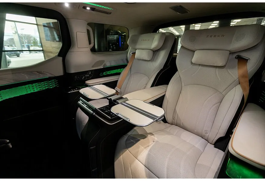 Zeekr 009 AT 4WD (544 л.с.) ME Edition Черный в АВИЛОН. Слайд №14