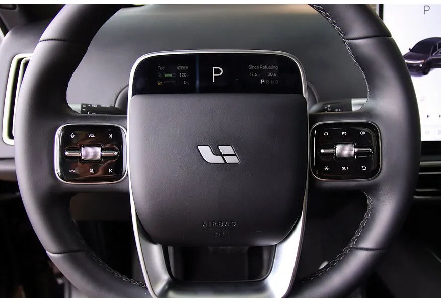 Li Auto L6 1.5 AT 4WD (150 л.с.) Pro Черный в АВИЛОН. Слайд №6