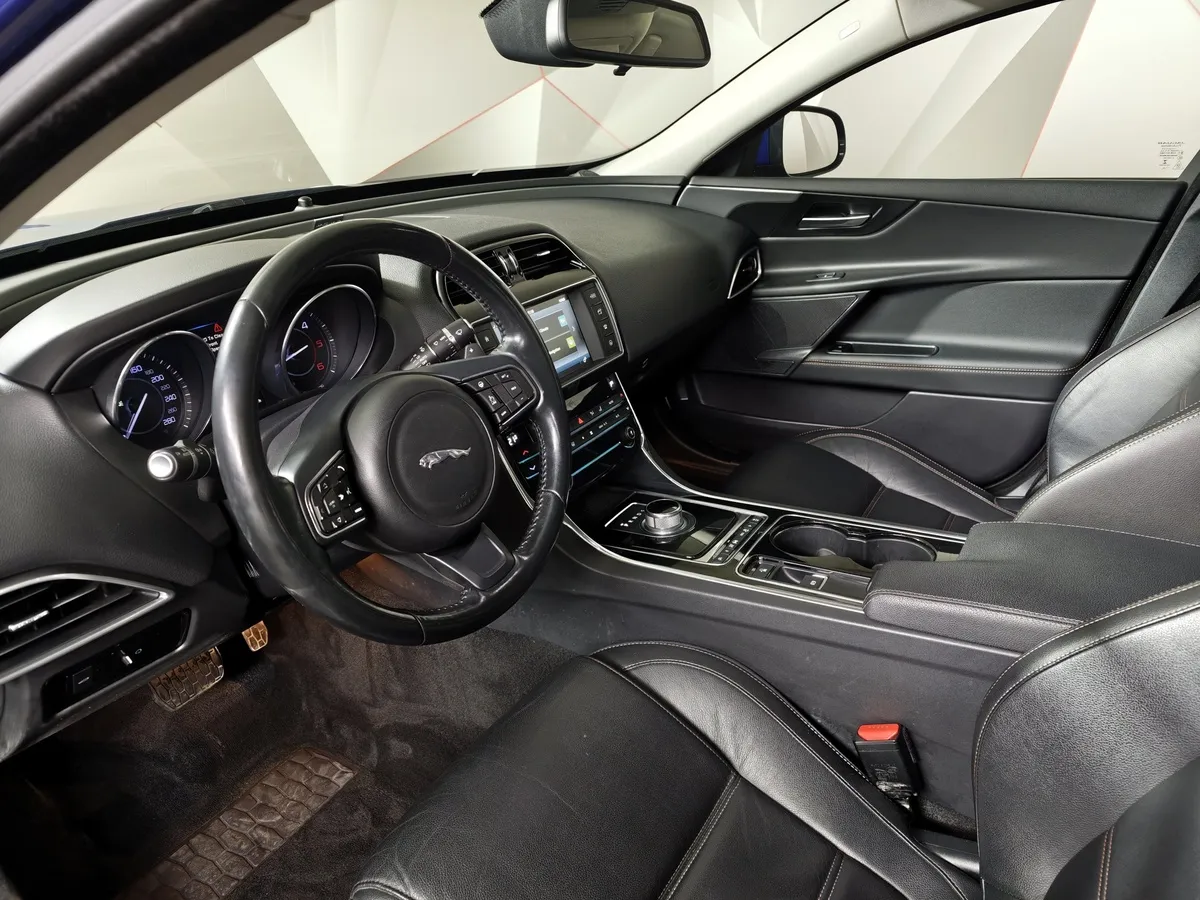 Jaguar XE 2.0 D AT (180 л.с.) Prestige Синий в АВИЛОН. Слайд №19