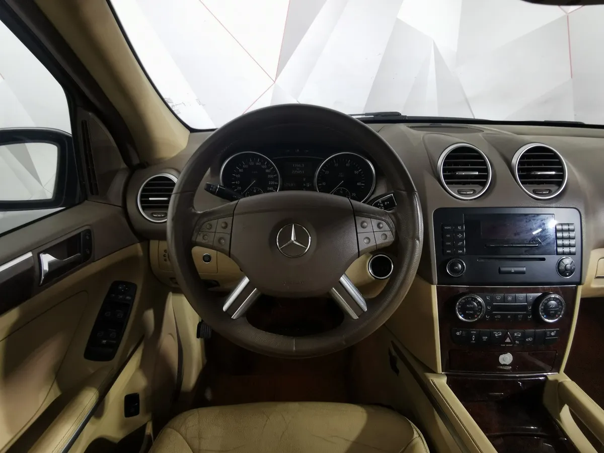 Mercedes-Benz M-Класс ML 350 7G-Tronic (272 л.с.) Черный в АВИЛОН. Слайд №18