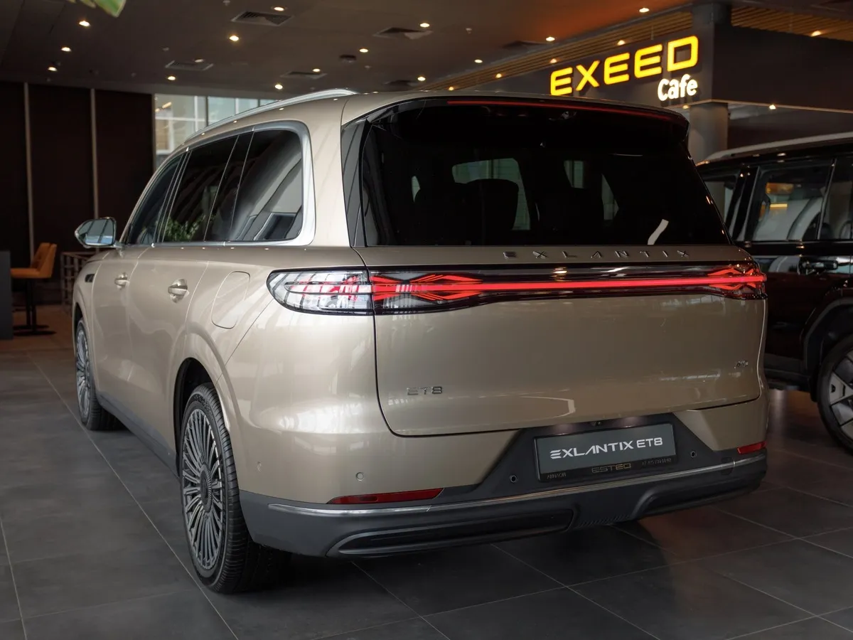ESTEO Exlantix ET8 1.5h REEV AT 4WD (469 л.с.) в АВИЛОН. Слайд №5