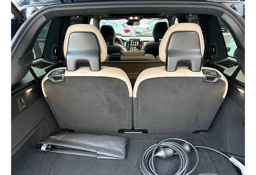 Volvo XC90 2.0 T8 plug-inhybrid AT AWD (7 мест) (455 л.с.) Ultra Bright Синий в АВИЛОН. Слайд №10