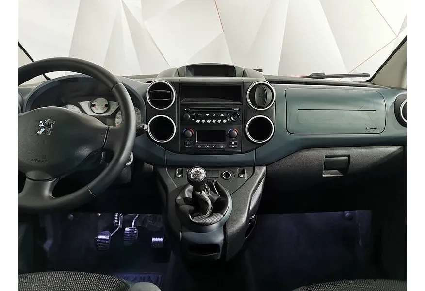 Peugeot Partner 1.6 HDi MT (90 л.с.) Белый в АВИЛОН. Слайд №13