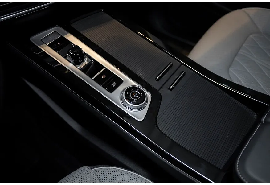 Volkswagen Tavendor 2.0TSI DSG 4WD (220 л.с.) R-Line Touring Edition Черный в АВИЛОН. Слайд №15