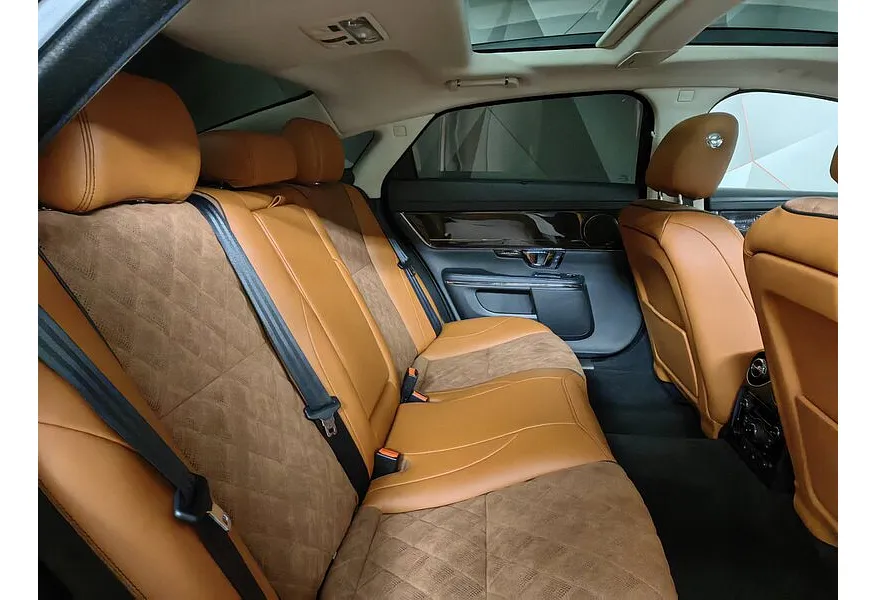 Jaguar XJ 3.0 AT AWD LWB (340 л.с.) Luxury Черный в АВИЛОН. Слайд №16