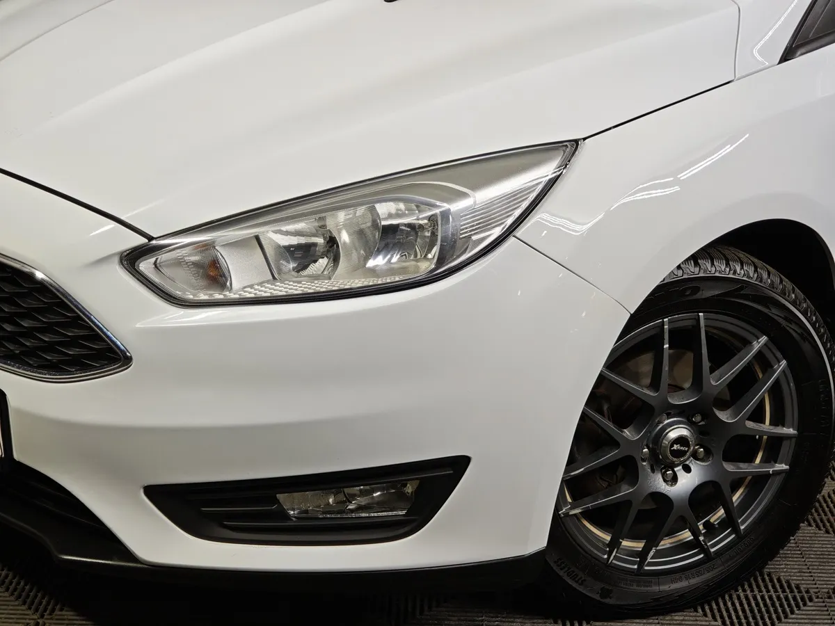 Ford Focus 1.6 PowerShift (105 л.с.) Trend Белый в АВИЛОН. Слайд №10