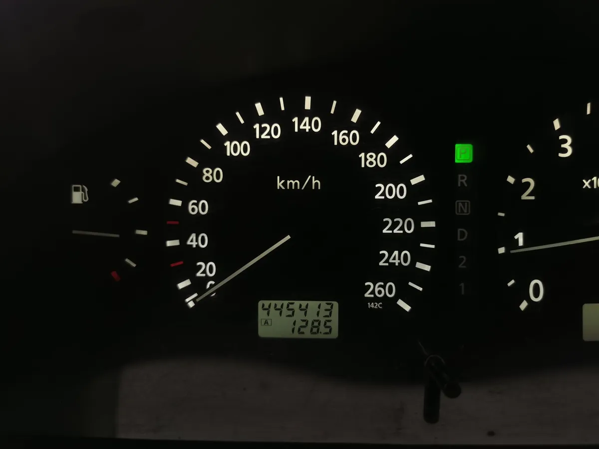 Nissan Maxima 2.0 AT (140 л.с.) Серый в АВИЛОН. Слайд №14