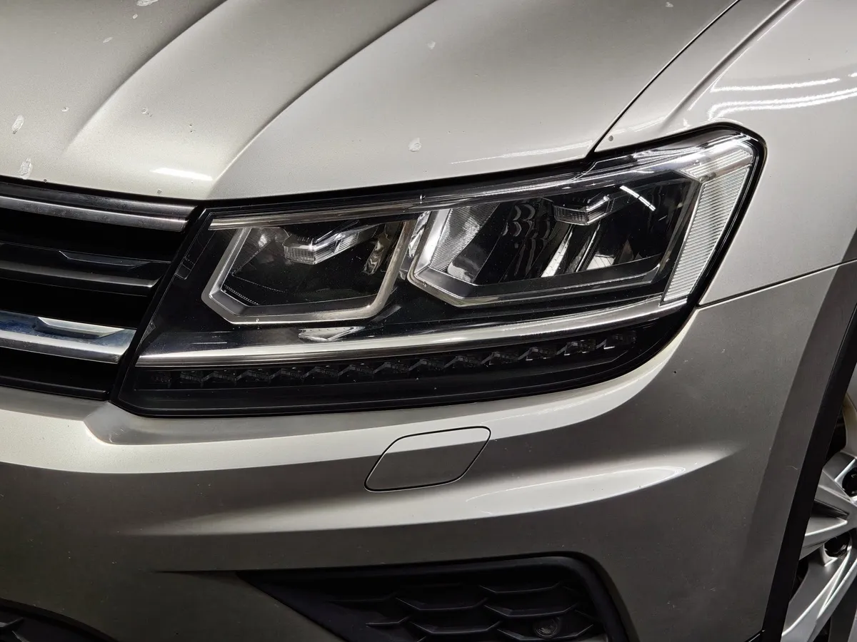 Volkswagen Tiguan 1.4 TSI 4Motion DSG (150 л.с.) Comfortline Серебристый в АВИЛОН. Слайд №10
