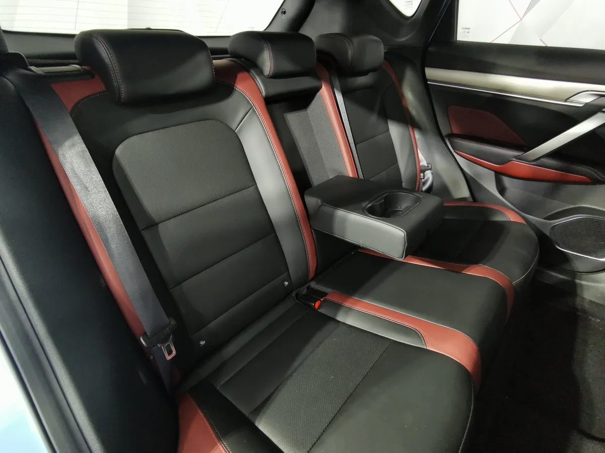 Geely Coolray 1.5T 7DCT 2WD (150 л.с.) Flagship Sport Синий в АВИЛОН. Слайд №15
