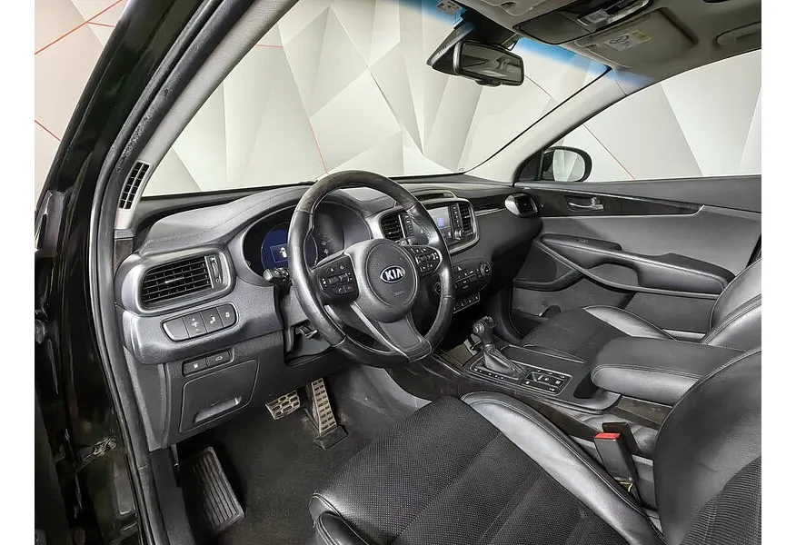 АВИЛОН - Kia Sorento 3.3 AT AWD (7 мест) (250 л.с.) Черный - slide 8