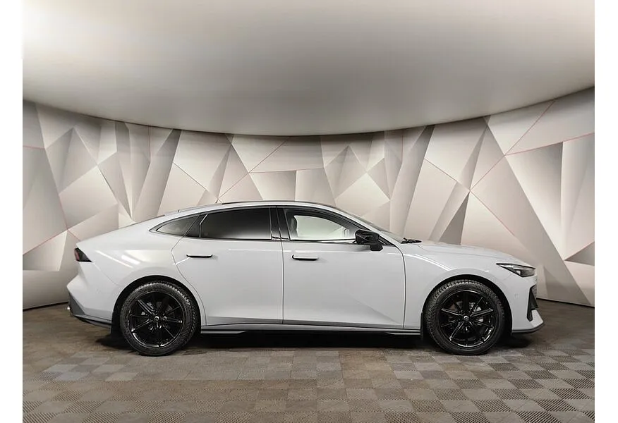 Changan UNI-V 1.5 AMT (181 л.с.) DLX Серый в АВИЛОН. Слайд №6