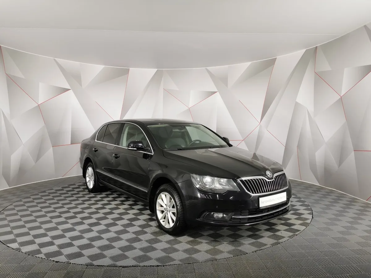 Skoda Superb 2.0 TDI DSG (140 л.с.) Черный в АВИЛОН. Слайд №3