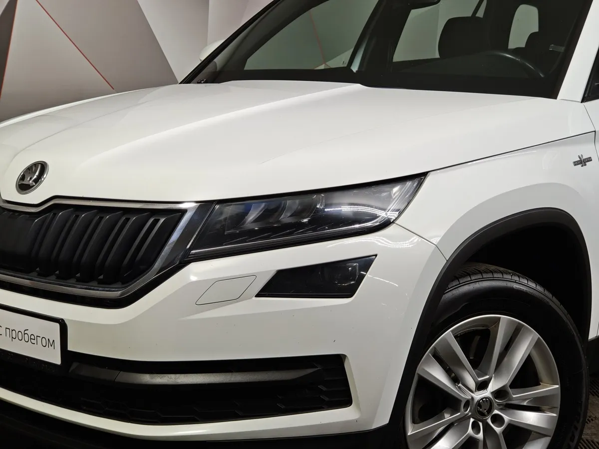 Skoda Kodiaq 2.0 TSI DSG 4X4 (180 л.с.) Белый в АВИЛОН. Слайд №10