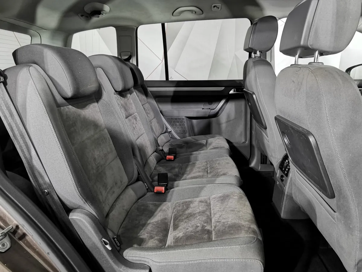 Volkswagen Touran 1.4 TSI DSG (170 л.с.) Highline Коричневый в АВИЛОН. Слайд №16