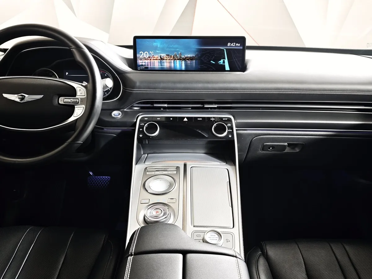 Genesis GV80 2.5 T-GDI 8AT 4WD (249 л.с.) Premium Серый в АВИЛОН. Слайд №14