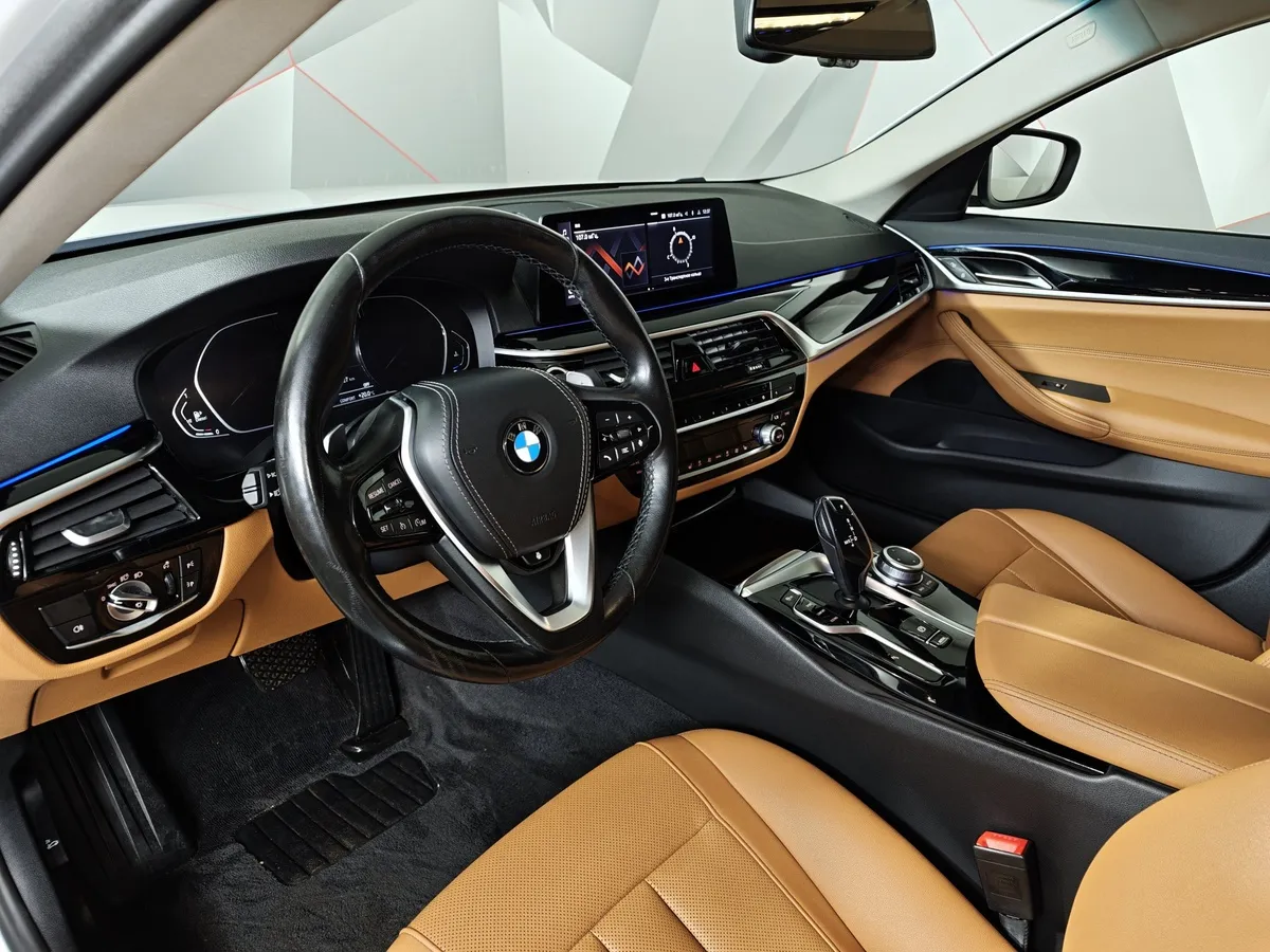 BMW 5 серия 520d xDrive Steptronic (190 л.с.) Base (Локальная сборка) Белый в АВИЛОН. Слайд №12