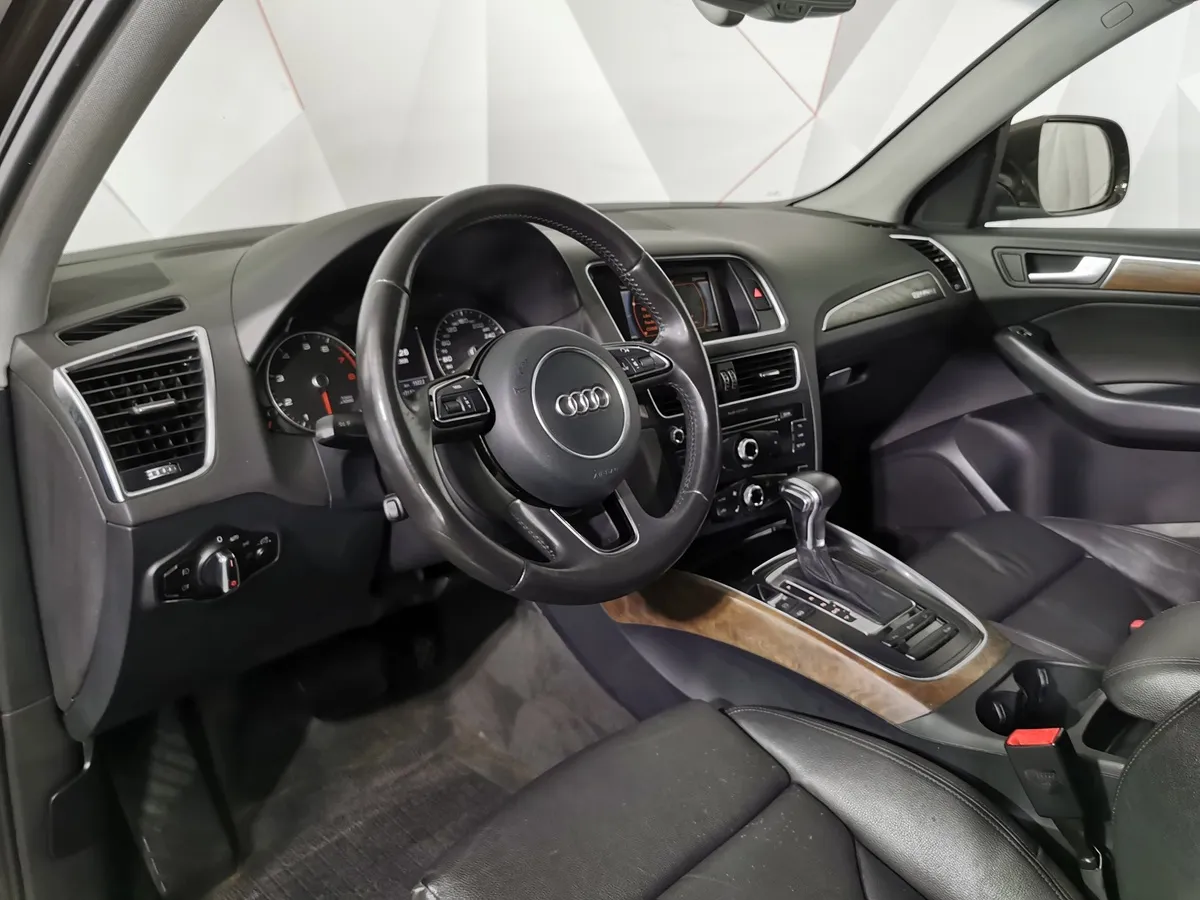 Audi Q5 2.0 TFSI S tronic quattro (249 л.с.) Коричневый в АВИЛОН. Слайд №18
