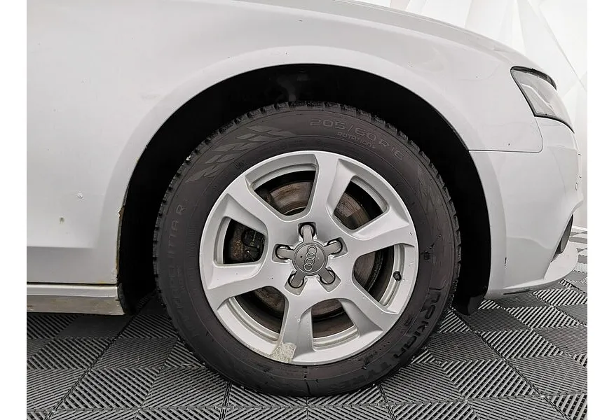 Audi A4 2.0 TDI multitronic (143 л.с.) Серебристый в АВИЛОН. Слайд №9