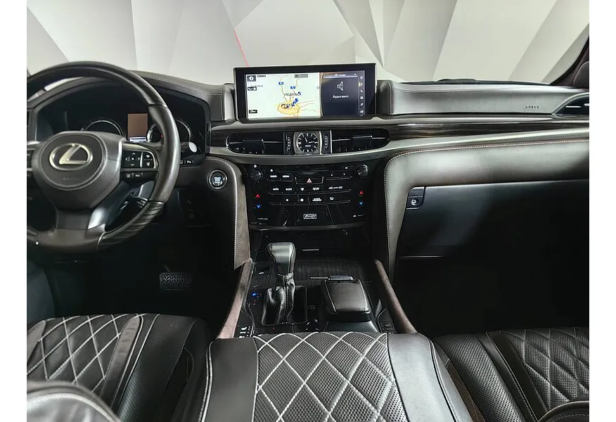 Lexus LX 570 AT (367 л.с.) Серый в АВИЛОН. Слайд №14