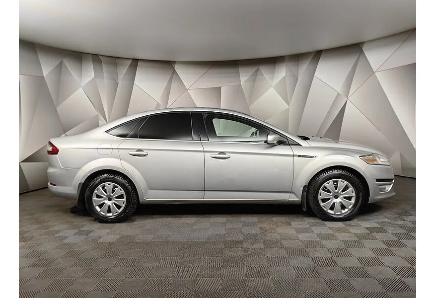 Ford Mondeo 2.3 AT (161 л.с.) Ambiente Серебристый в АВИЛОН. Слайд №6
