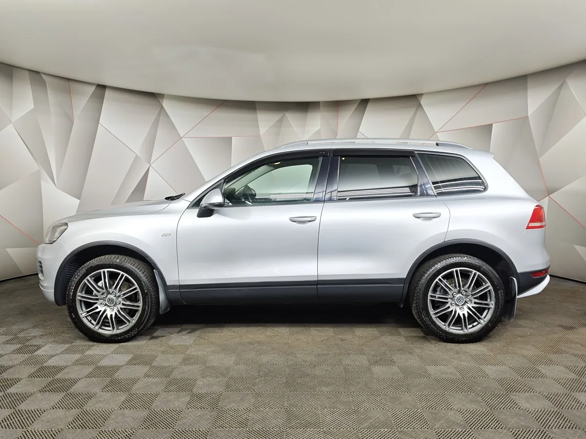 Volkswagen Touareg 3.6 FSI Tiptronic 4Motion (249 л.с.) V6 FSI Серебристый в АВИЛОН. Слайд №5