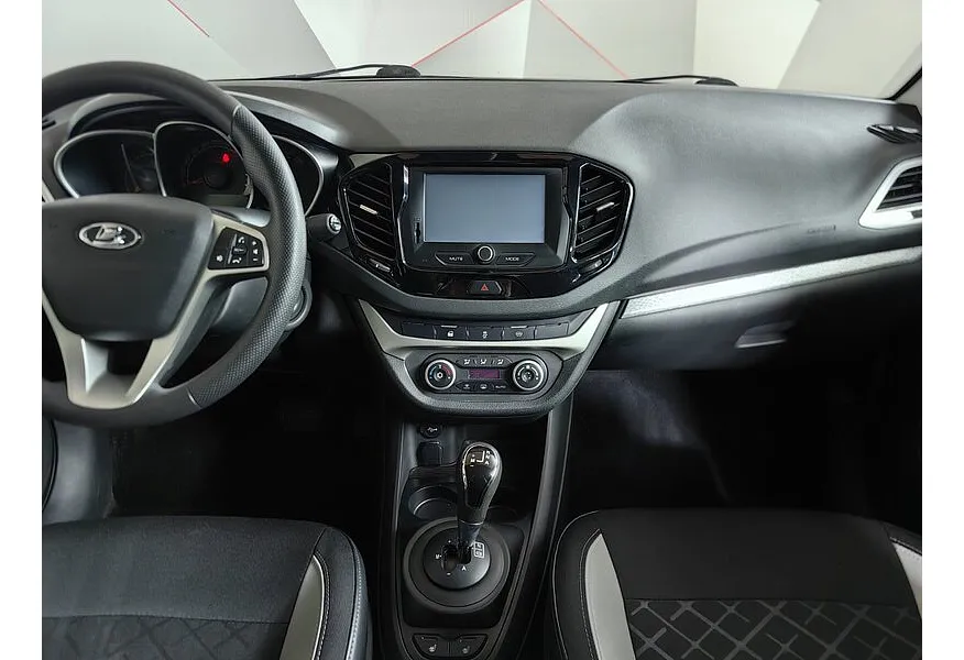 ВАЗ (Lada) Vesta 1.8 AMT (122 л.с.) Оранжевый в АВИЛОН. Слайд №15