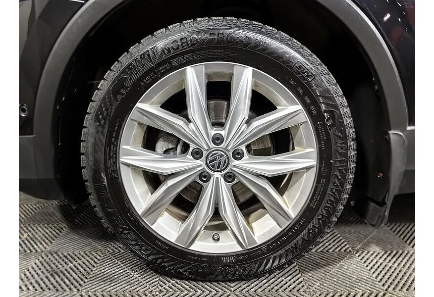 Volkswagen Tiguan 2.0 TDI 4Motion DSG (150 л.с.) Highline Черный в АВИЛОН. Слайд №9